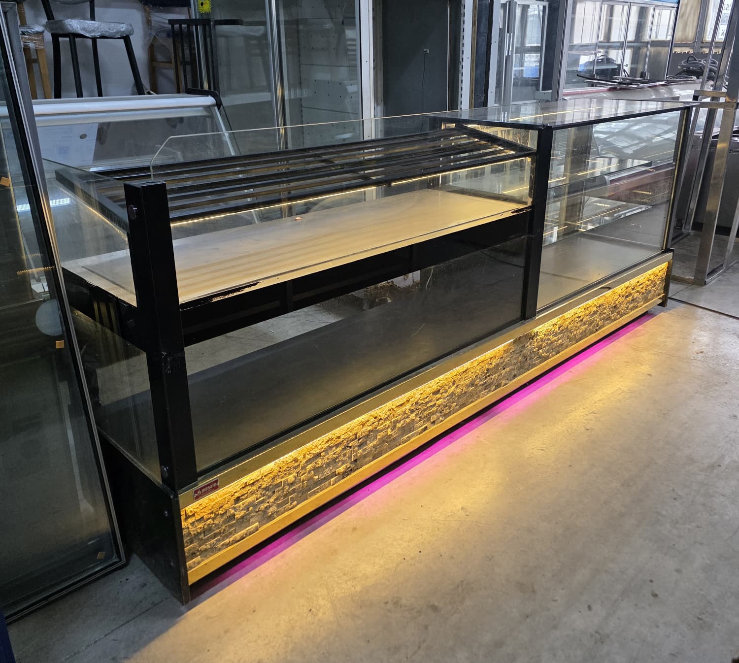 Kuru Pasta ve Poğaça Mayalı Ürün Teşhir Tezgahı 330x70x125cm 3