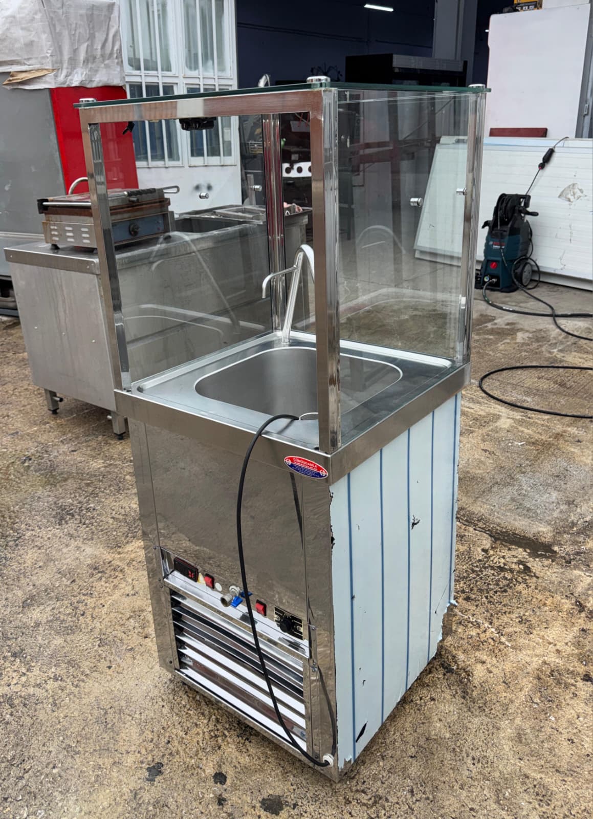 Köpüklü Ayran Makinesi 60x60x135 3