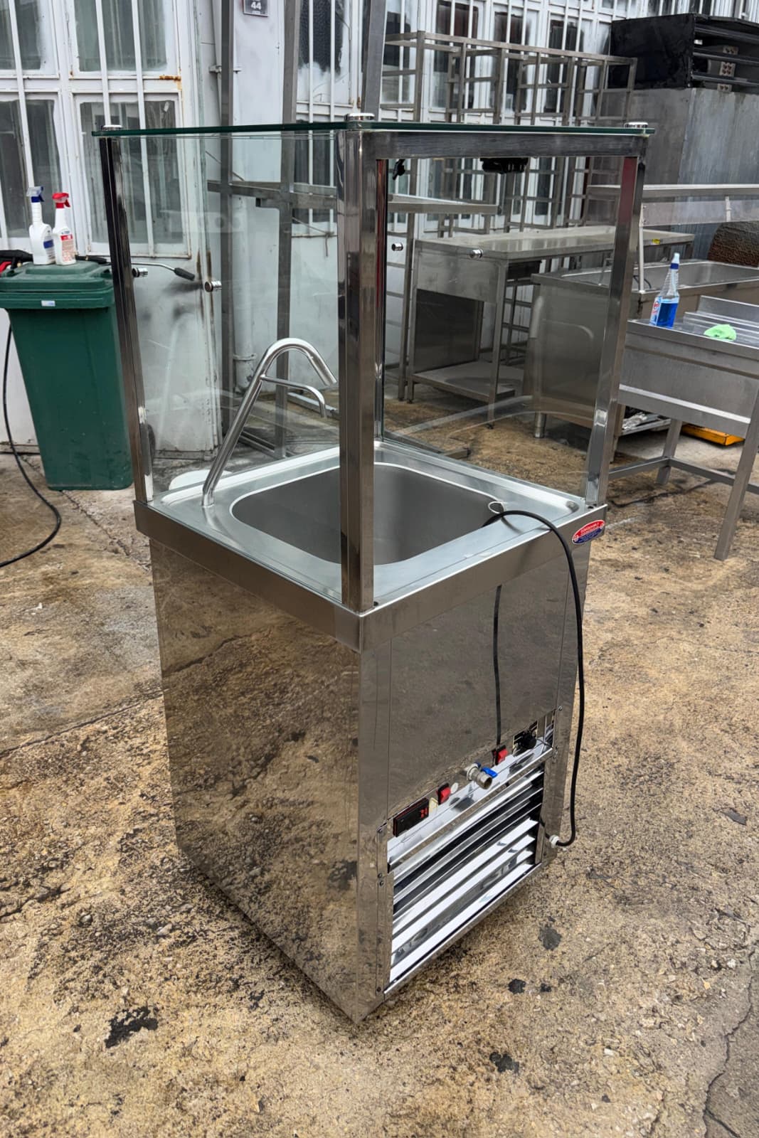 Köpüklü Ayran Makinesi 60x60x135 4