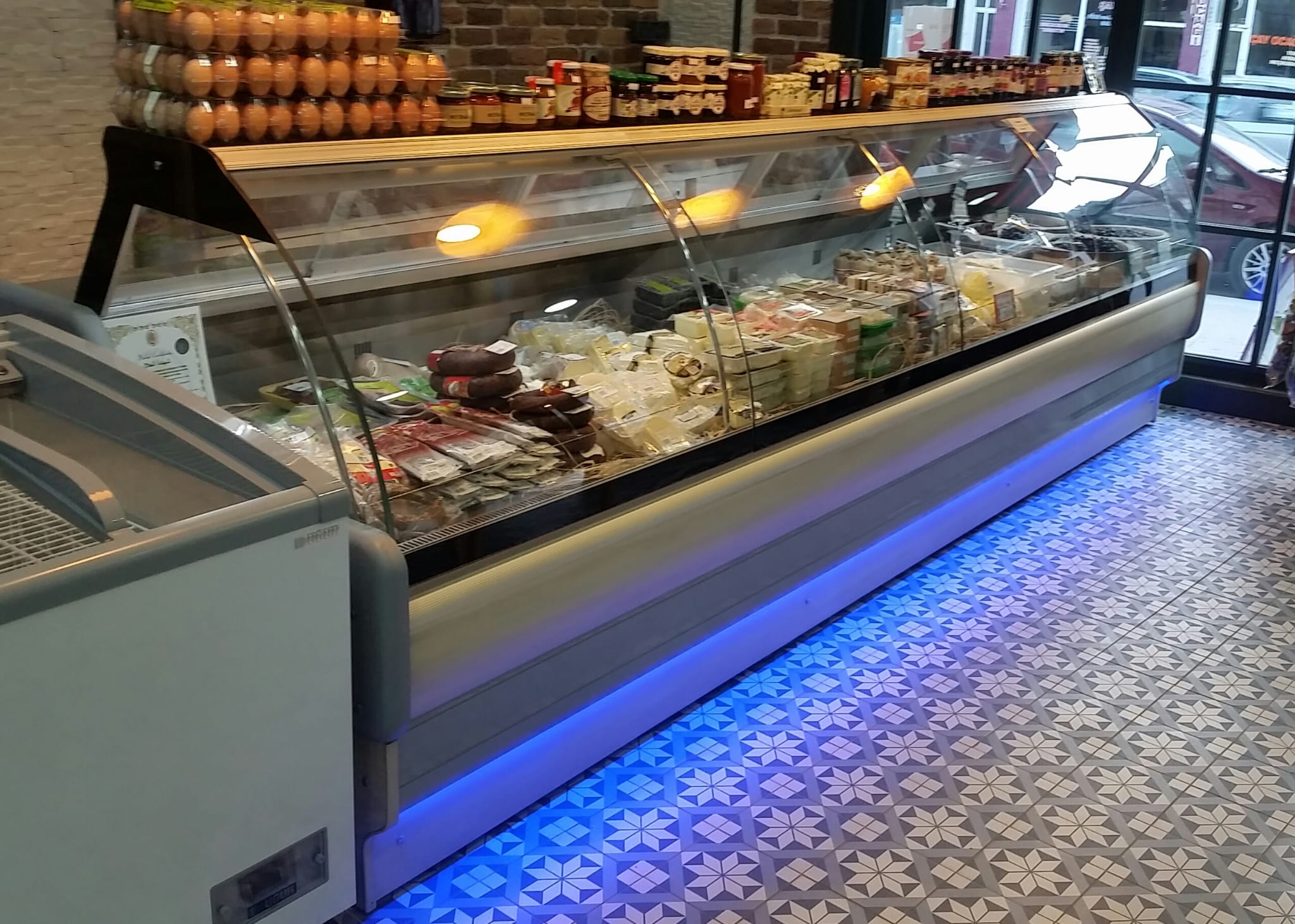 Meşale Özel Üretim 4 Metre Üflemeli Et Tavuk Şarküteri Dolabı