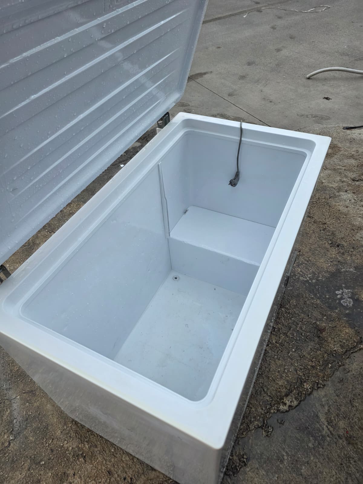 Uğur Derin Dondurucu 300 Litre 2